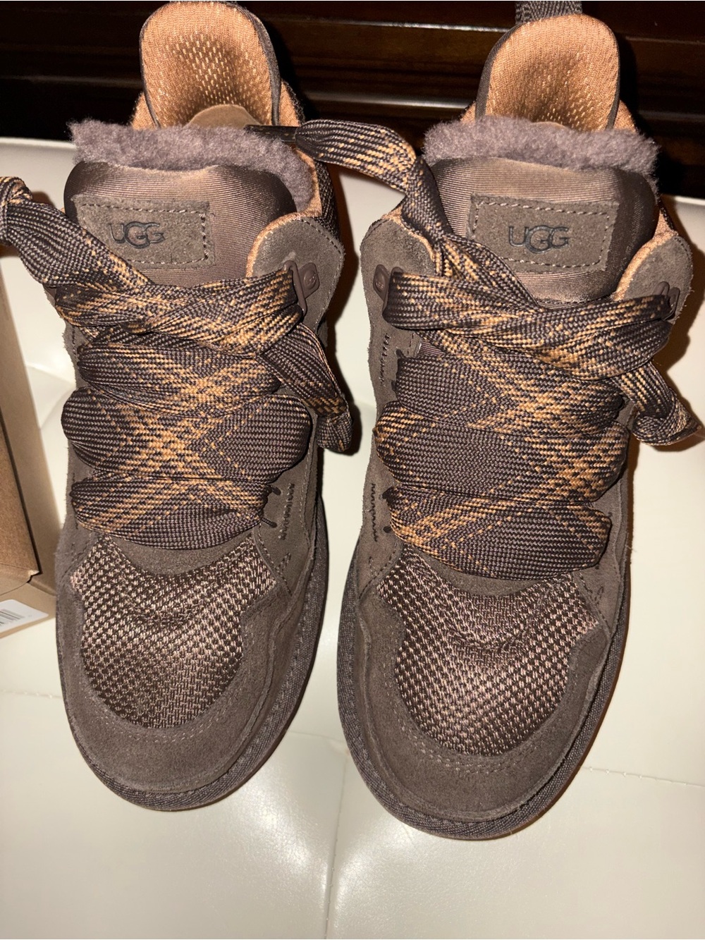 UGG Lowmel Brown & Caramel SZ 10 EXC With Box